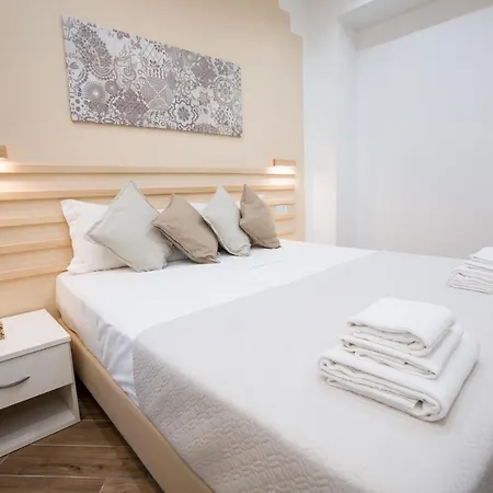 Sweet Night 招待所 4*